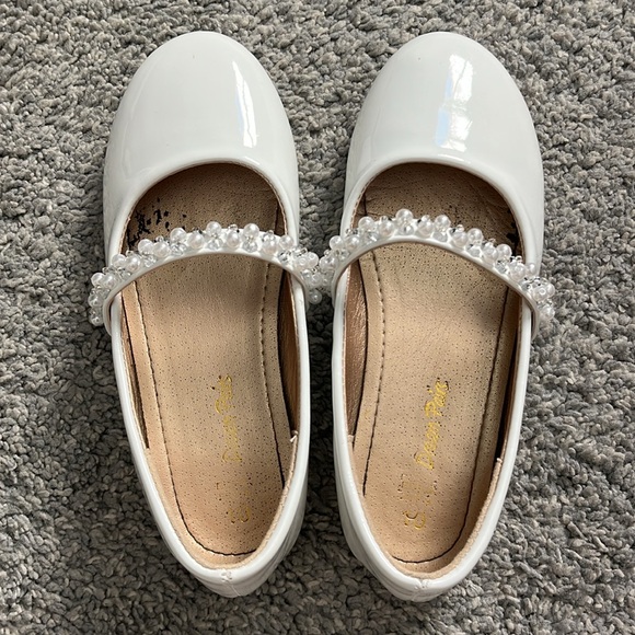 Dream Pairs | Dress Shoes with Beaded Strap for Little Girls - Picture 11 of 11